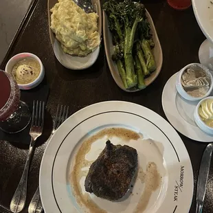8oz Filet, Garlic Mash, and Broccolini