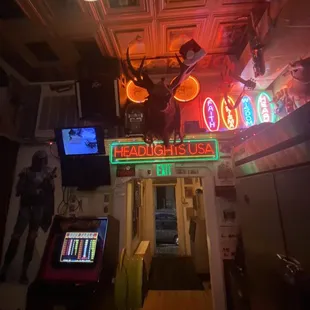 The ceiling in this place is a museum