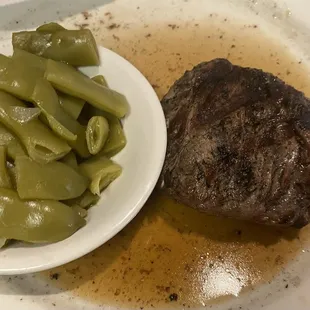 8oz Filet with Green Beans