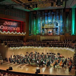 Full orchestra and choir