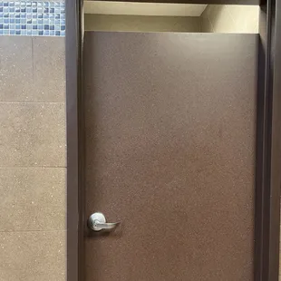 Privacy toilet stall