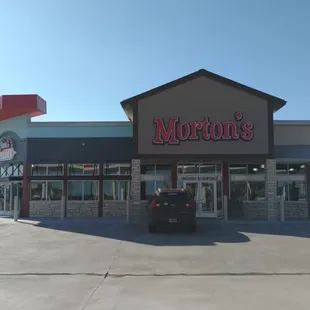 white chocolate mac. nut cookie with a Dublin TX orange cream fountain drink was so awesome. The staff here are so nice &amp; quick.