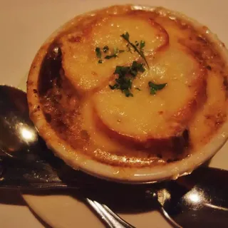 Baked Five Onion Soup