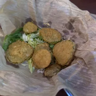 Pathetic fried pickles. Maybe 12 for an order. Do better. It&apos;s a lousy pickle.