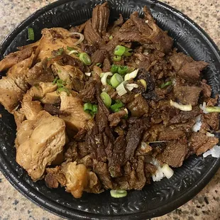 12/10/23 (sun): Large Combo Bowl - Beef &amp; Chicken. Rice to protein ratio 2:1. Chicken moist but beef lil dry.