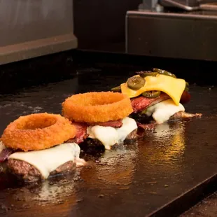 Hickory Burger at Beaver Brewery at Mo&apos;s Place