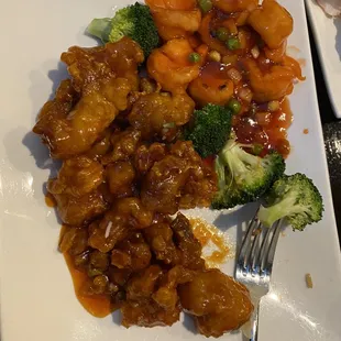 Phoenix shrimp and General Tso chicken