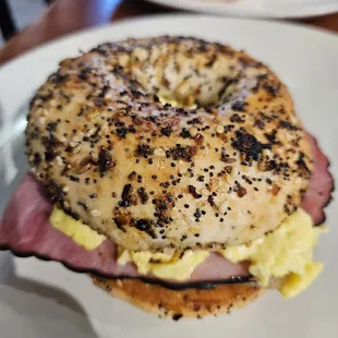 Bagel sandwich