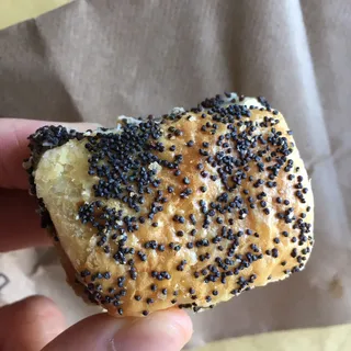 Poppy seed pastry