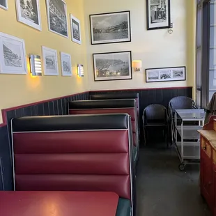 frotn part of restaurant for seating