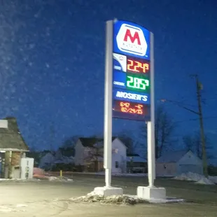 Marathon Gas Station opens at 4:30am to 9:00pm Monday thru Friday