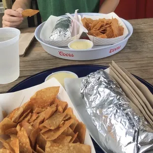 Burritos, chips &amp; queso