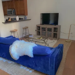 2.10.20 - comfy, spacious living room area