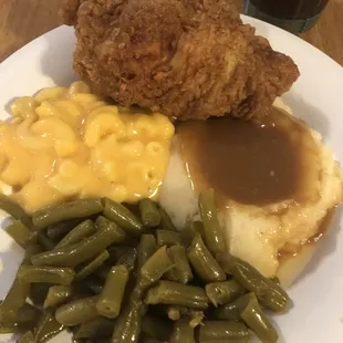 Fried chicken, green beans, mash potatoes w/ gravy and Mac n cheese