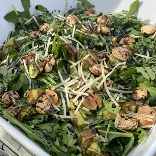 Yummy arugula salad