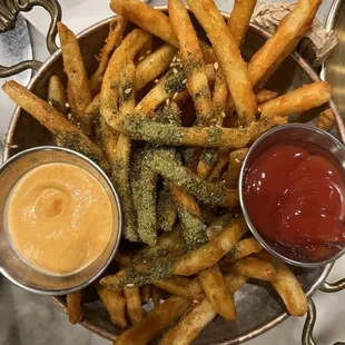 French fries with zaatar