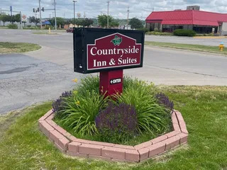 Countryside Inn & Suites