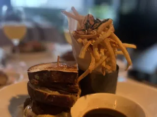 Jack & Charlie’s No. 118