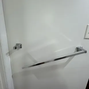 towel bar was broken.