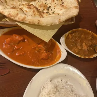 Chicken tikka masala, chicken vindaloo, garlic naan