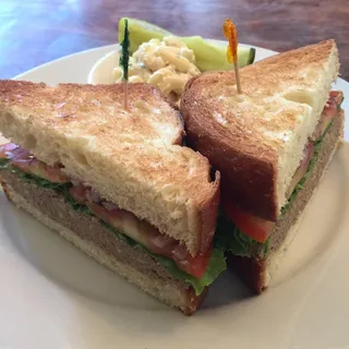 Moms Chopped Chicken Liver Sandwich