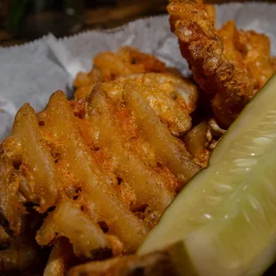 Waffle Fries, excellent spicy pickle! (keepsmilingphoto.com)