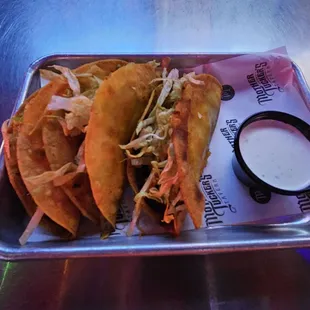 3 crispy tacos