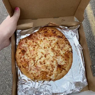 Personal pizza-cheese