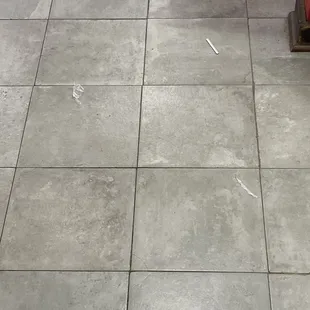 Trash &amp; dirty floor