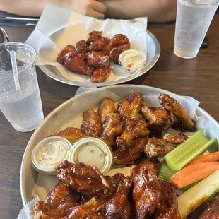 food, fried chicken, fried chicken wings, chicken wings and fried chicken, chicken wings, bbq wings, chicken, poultry, bbq chicken