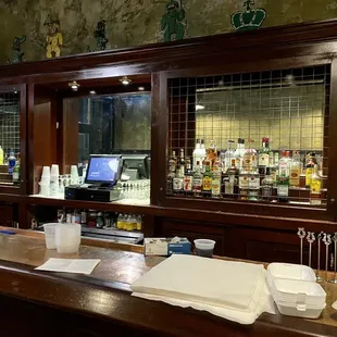 The bar at Mother's Restaurant