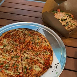 Chicken Tikka Pizza, Moti Fries