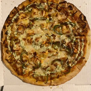 Very favorable and yummy chicken pizza. Crust is nicely done. Love it!