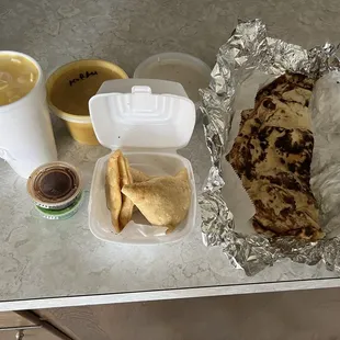 Mango Lassi, Veggie Samosa, Vegetable Kofta, Garlic Naan