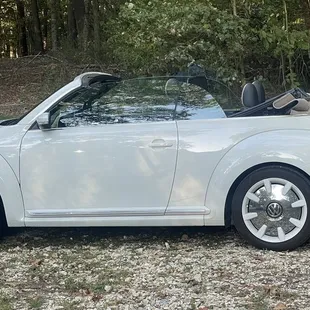 2019 Convertible VW bought from Dario Hernandez. Went from Bakersfield, CA to Ozark, Missouri on a car carrier with no problems.