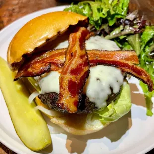 Dry Aged Burger with bacon &amp; side salad