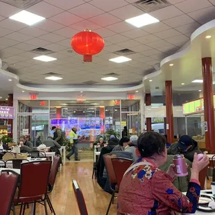 Casual indoor food court seating