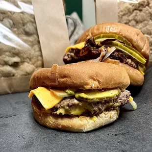 Motz's Famous Fresh Beef Cheeseburger Sliders