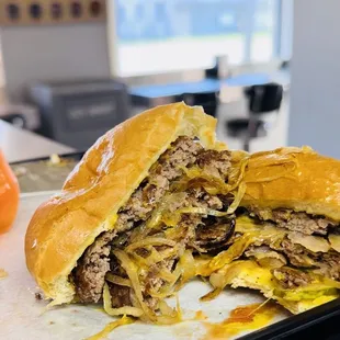 Motz&apos;s Burgers double cheeseburger slider