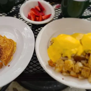 Breakfast - Jumbo Crab Eggs Benedict w/French toast