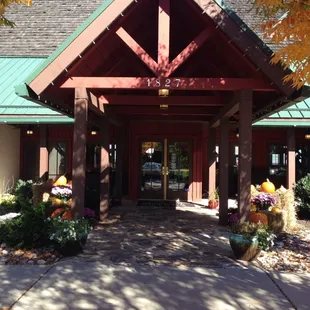 Front entrance of Mountain Branch Grill &amp; Pub