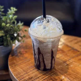 dessert, drink