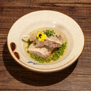 椒香盐水鸭 PEPPER SALTED DUCK