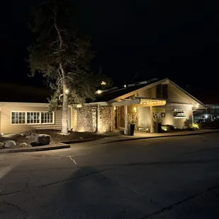 Such a cute establishment!