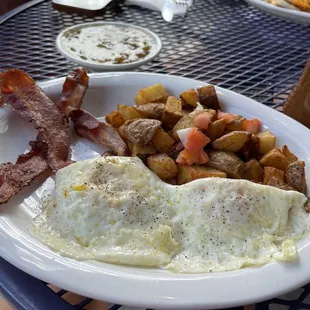 Super simple bacon and eggs with green chili sauce