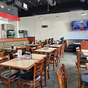 Inside seating, casual 7.0/10