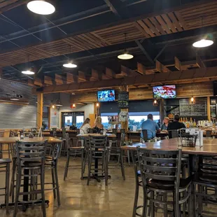Inside Mountain State Brewing