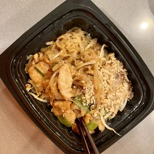 Pad Thai w/ Chicken