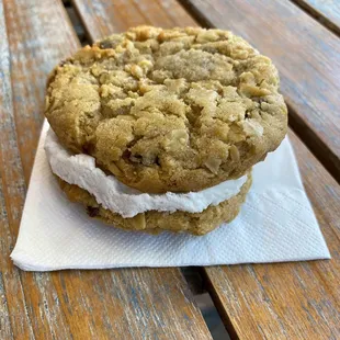 Oats and Cream Cookie