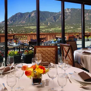 The Mountain View Restaurant at Cheyenne Mountain Resort